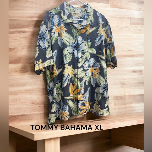 TOMMY BAHAMA, XL, 100 SILK, SHORT SLEEVE, GRAY/BLUE/ORANGE BUTTON DOWN.